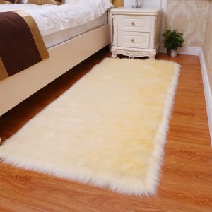 Shaggy long bedside mat-cream