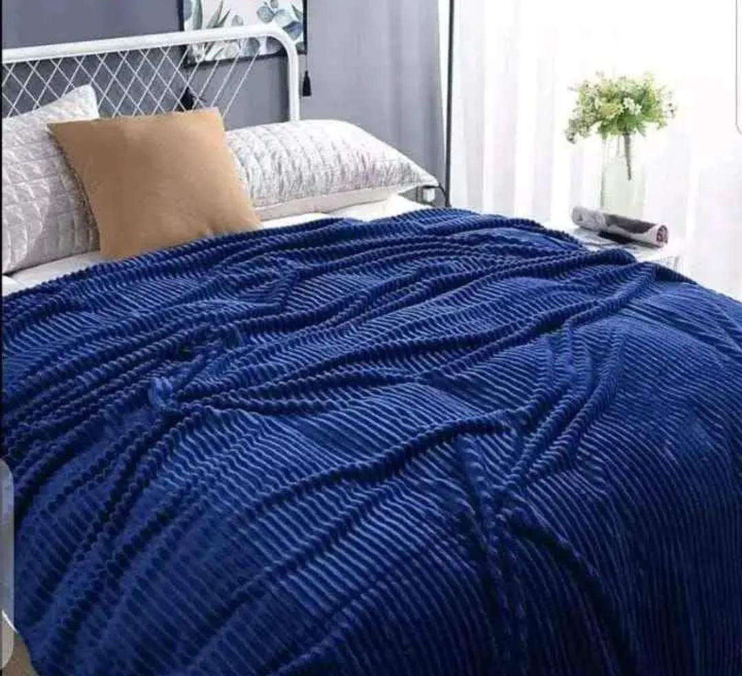 Velvet duvets;1 pc duvet,1 pc bedsheet and 2 pcs pillow cases 6x7 - Image 2