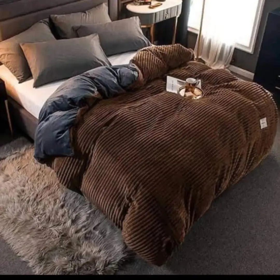 Velvet duvets;1 pc duvet,1 pc bedsheet and 2 pcs pillow cases 6x7 - Image 8