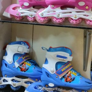 Frozen themed skating shoes in small size