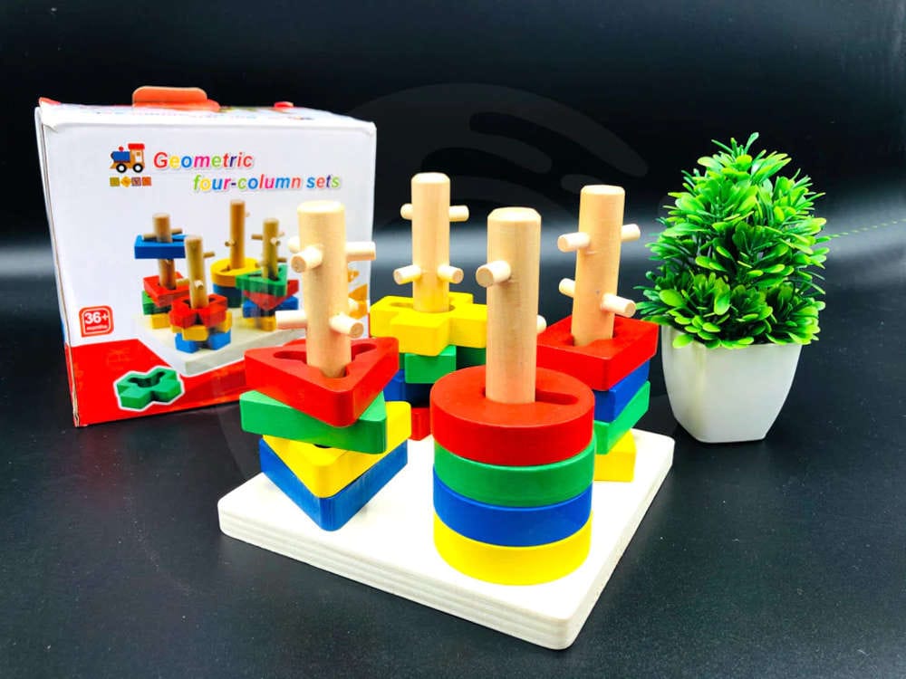 Four column geometric set