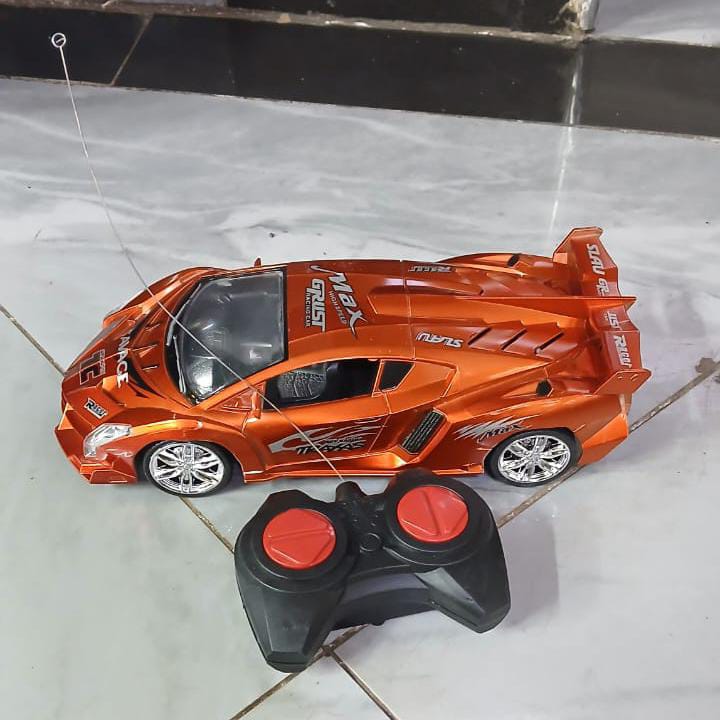 Remote control car; Easy to start and operate. - Image 3