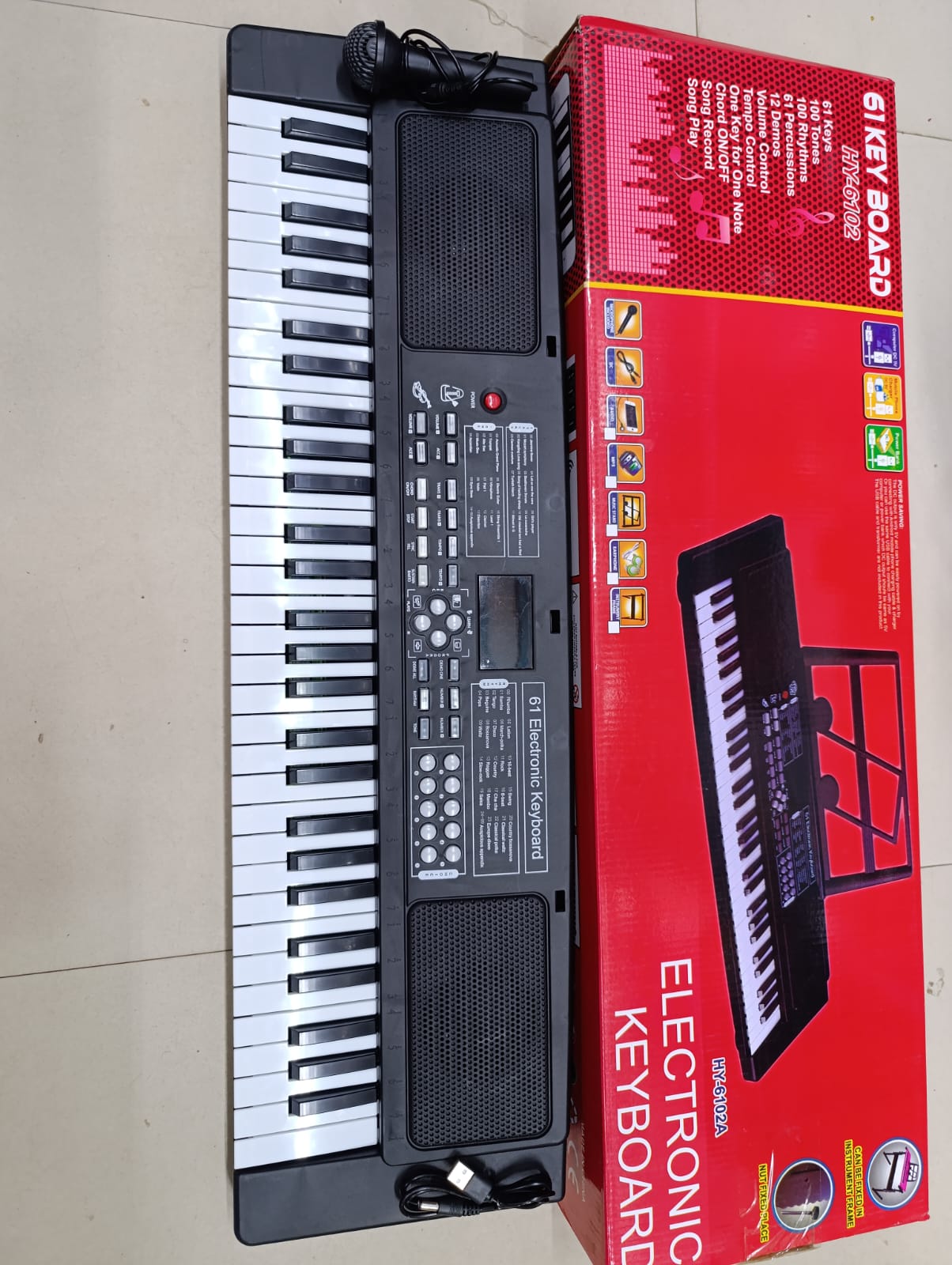 61 keys electronic keyboard with a charging cable and microphone 🎤